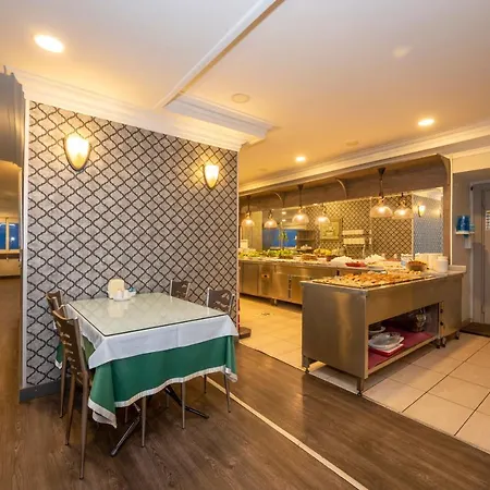 Yaztur Hotell 3*
