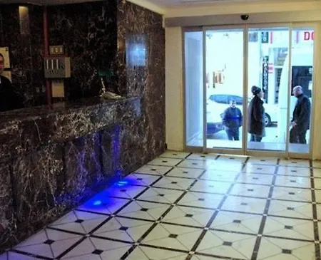 Hotel Yaztur 3*