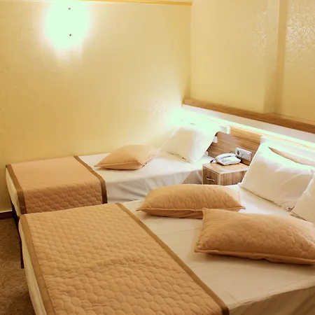 فندق Yaztur 3*